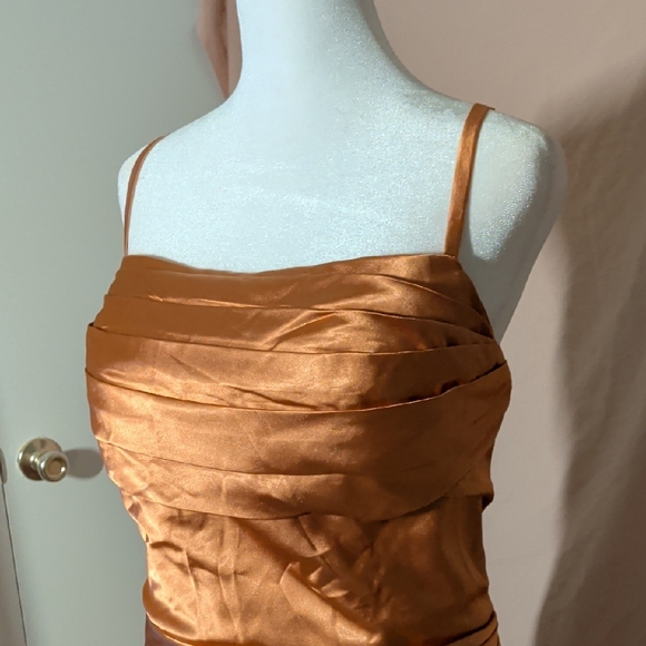 Elegant Copper Evening Gown - Picture 2 of 7